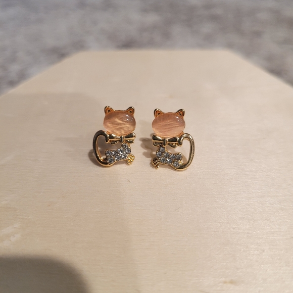 Pink Opal Rhinestone Gold Cat Earrings ✨️ - Picture 4 of 9